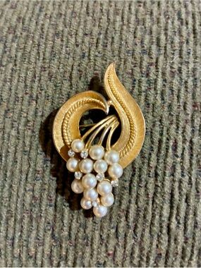 Trifari Gold-Tone Pearl Cluster Brooch with Rhinestone Accents